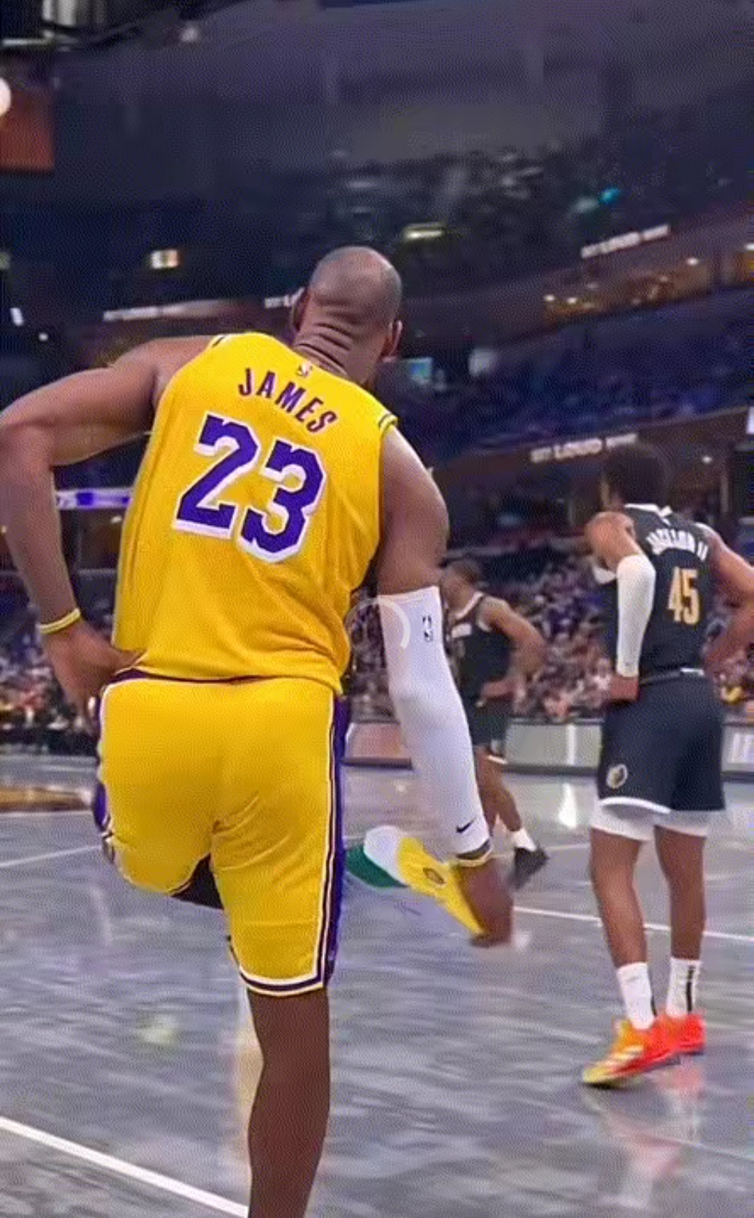 詹姆斯连续十二场比赛得分超过战术调整，塞尔维亚队挑战极限！的简单介绍足球直播