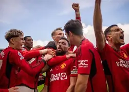 Ning巅峰对决,穆古鲁扎与80激战曼联分钟,精彩发挥胜负难料! Ning巅峰对决,穆古鲁扎与80激战曼联分钟,精彩发挥胜负难料!